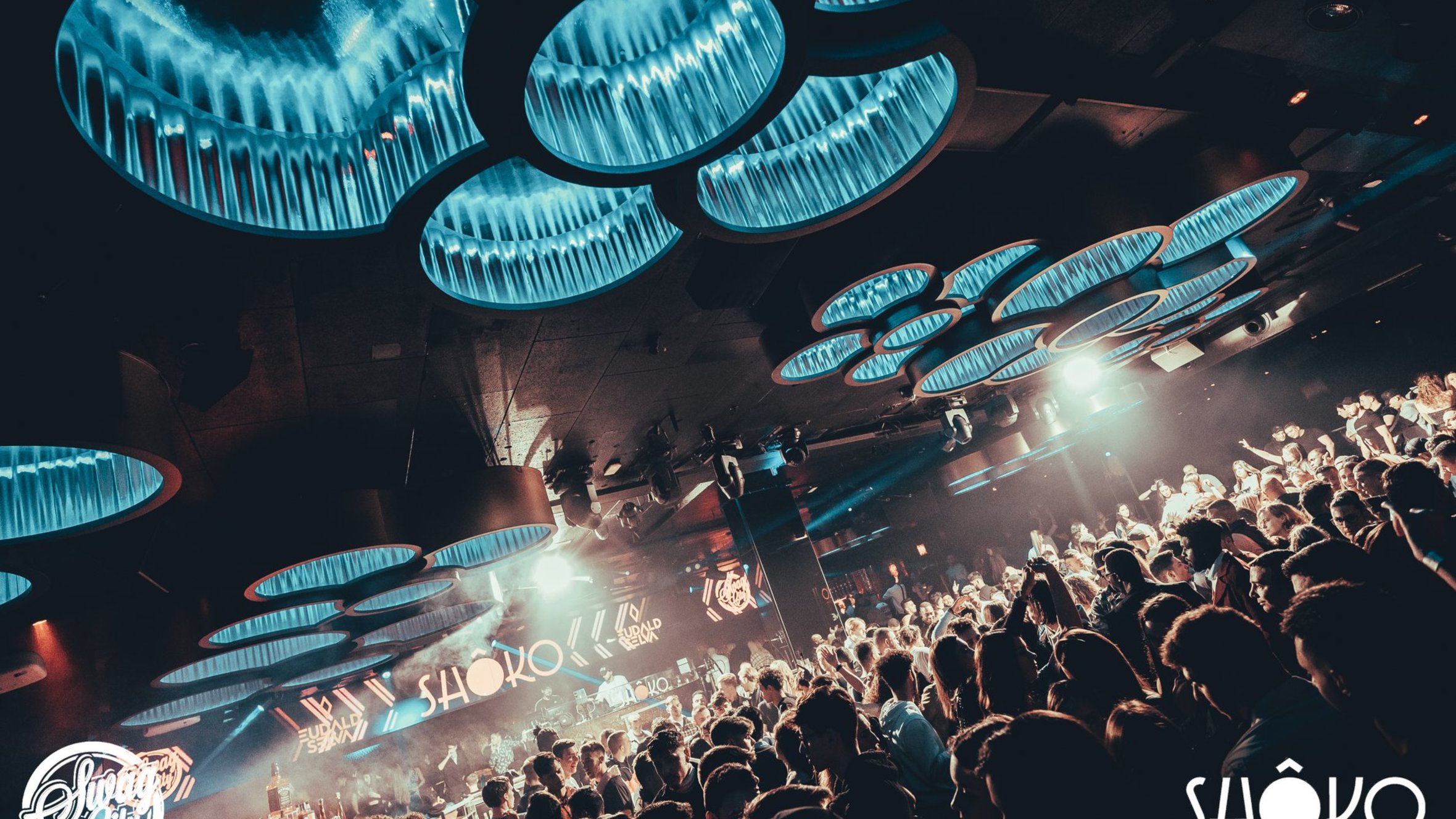 Ambiente nocturno en Shoko