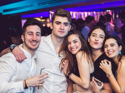 fiesta fraternity bikini barcelona