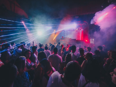 city hall barcelona party