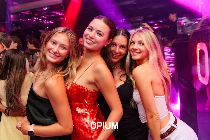 opium barcelona dress code girls