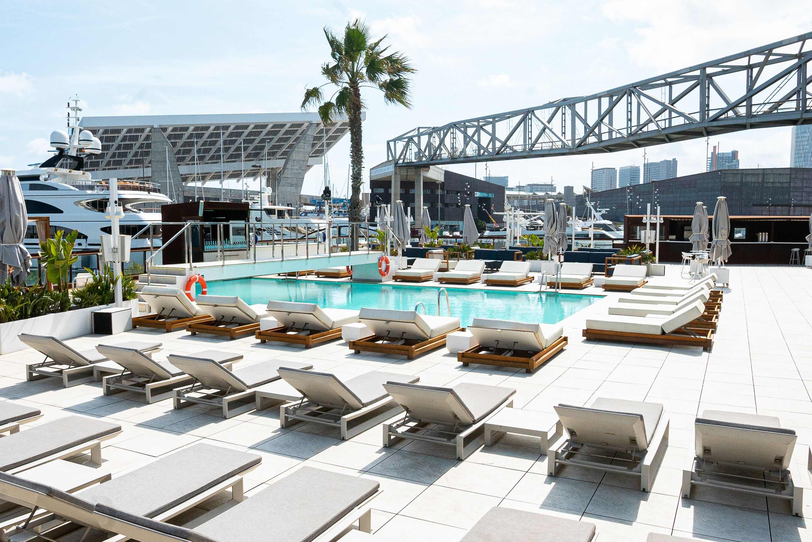 beach club barcelona pool parties