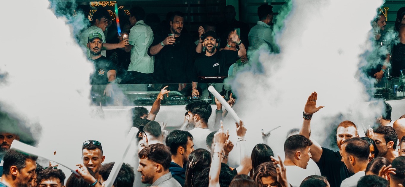 ku barcelona beach party