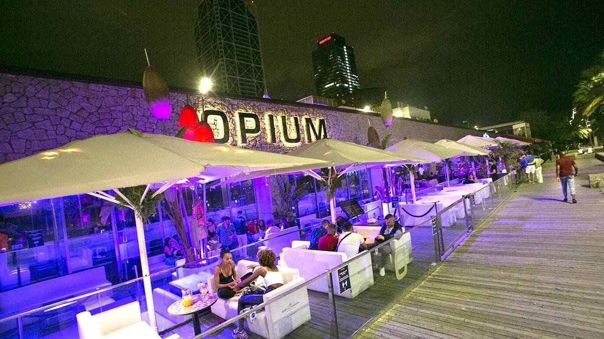 how to get to opium barcelona